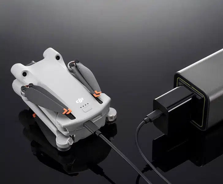 شارژر 30 واتی DJI خرید شارژر 30 واتی DJI