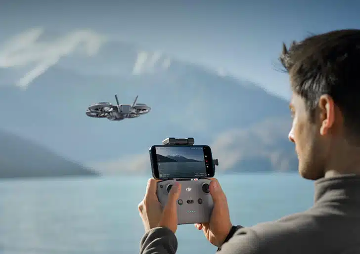 هلی شات DJI Neo 2 کنترل از راه دور توسط ریموت